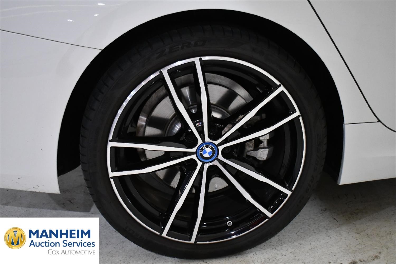 Foto BMW 330e xDrive Touring (G21) 33