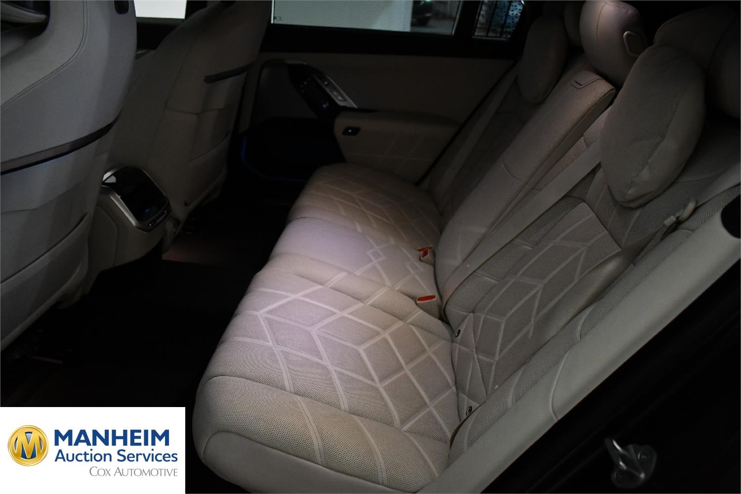 Foto BMW i7 xDrive 60 (G70) 11