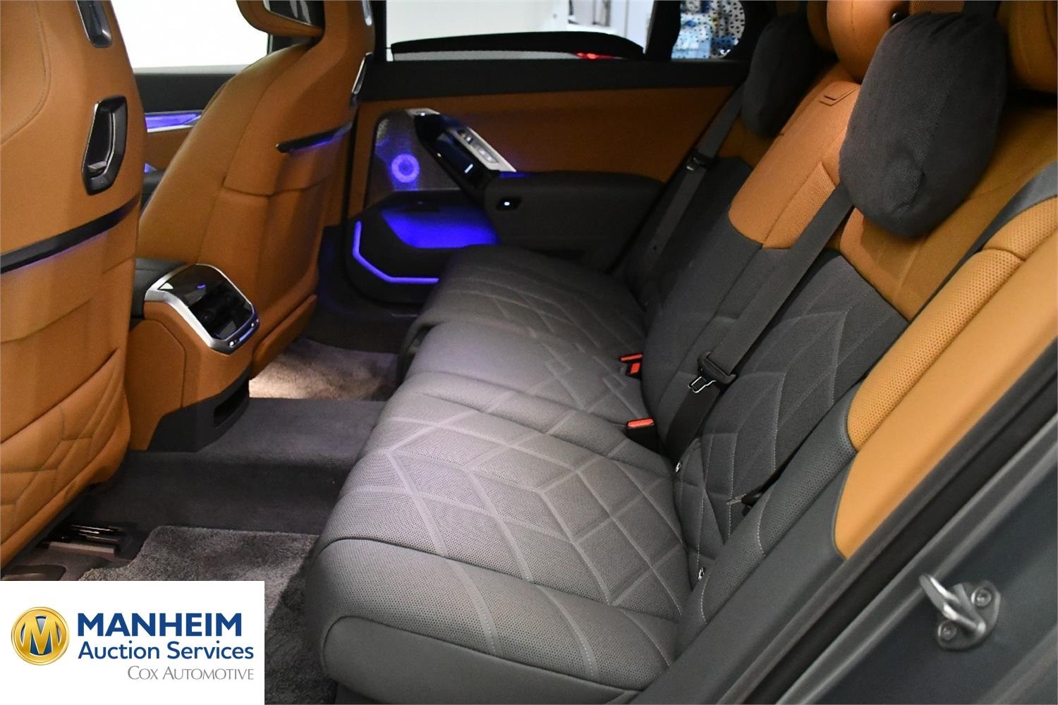 Foto BMW i7 M70 xDrive Berlina (G70) 11