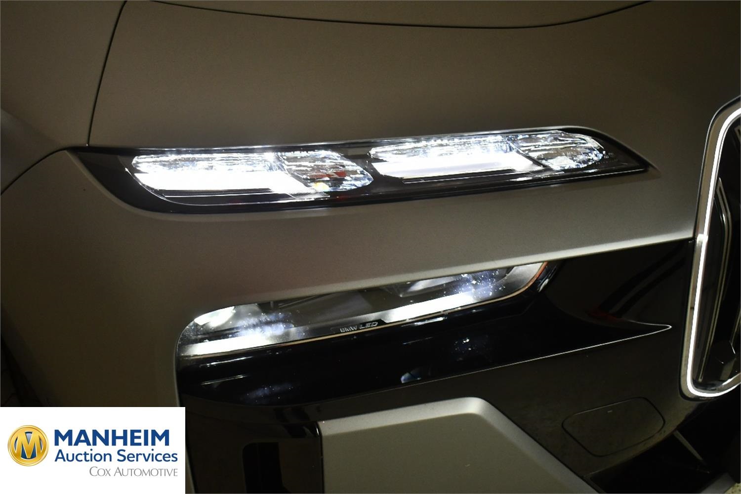 Foto BMW i7 M70 xDrive Berlina (G70) 16