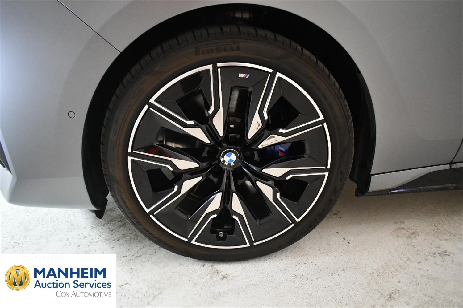 Foto BMW i7 M70 xDrive Berlina (G70) 32