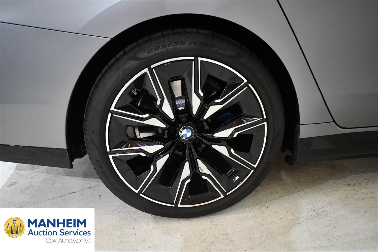 Foto BMW i7 M70 xDrive Berlina (G70) 34