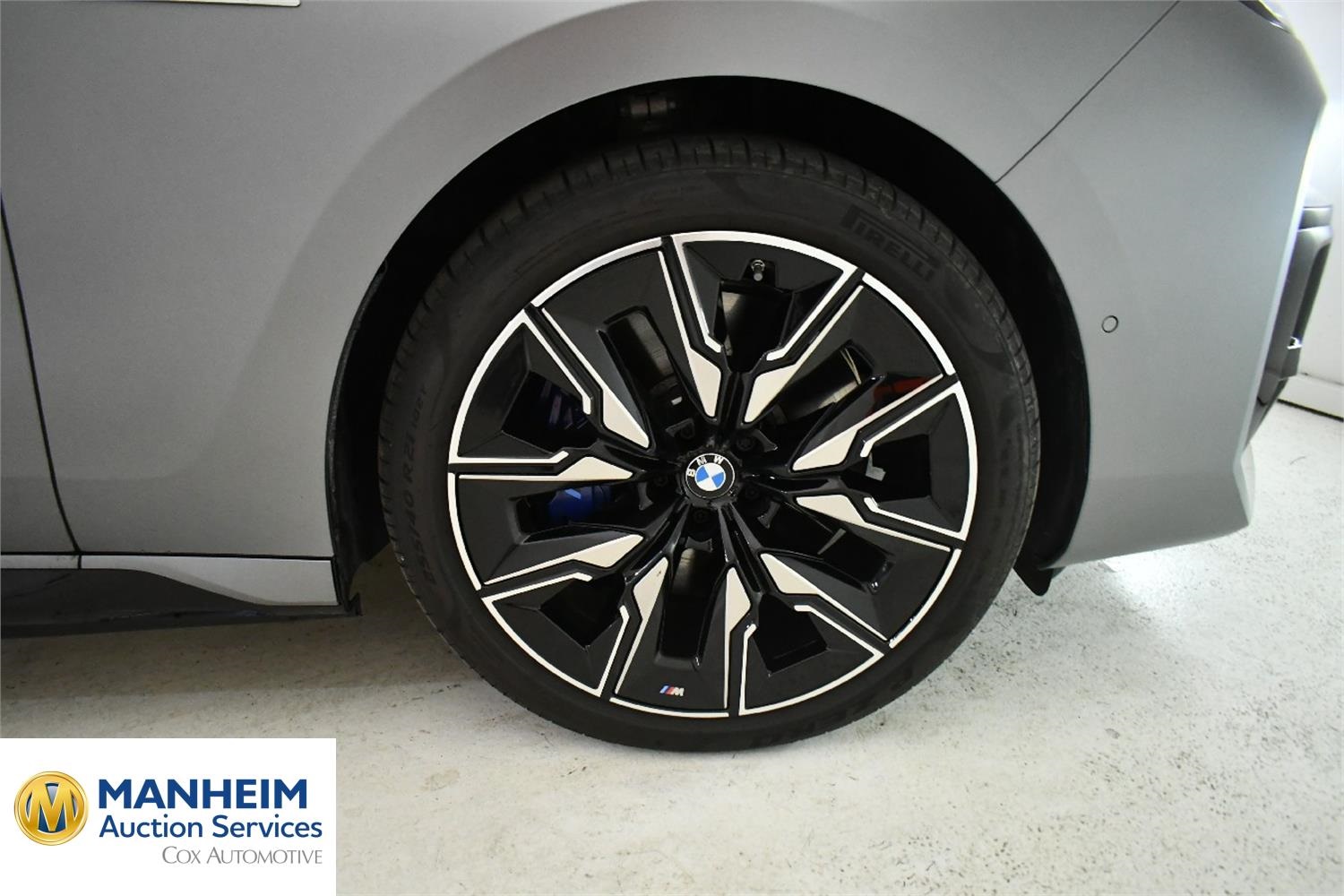 Foto BMW i7 M70 xDrive Berlina (G70) 35