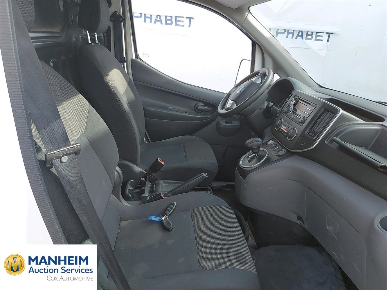 Foto Nissan E-NV 200 9