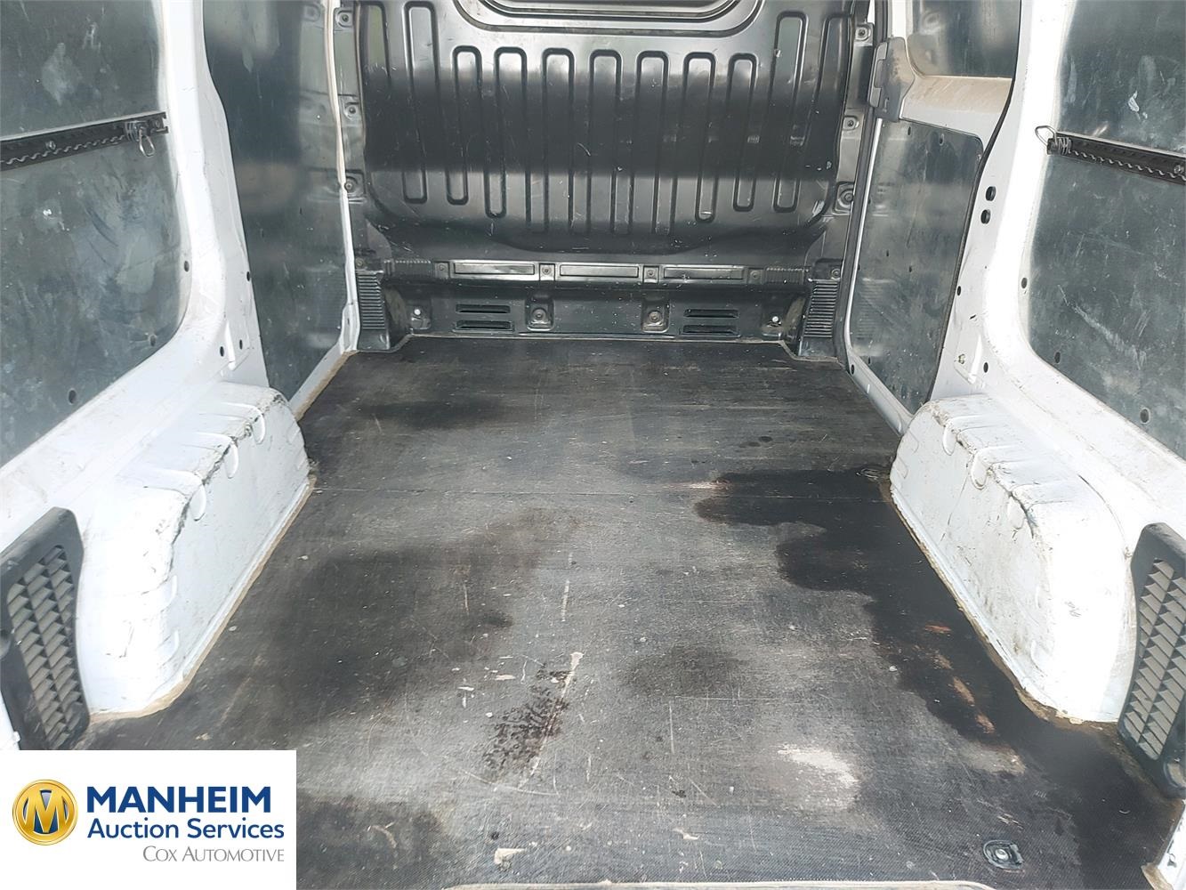Foto Nissan E-NV 200 11