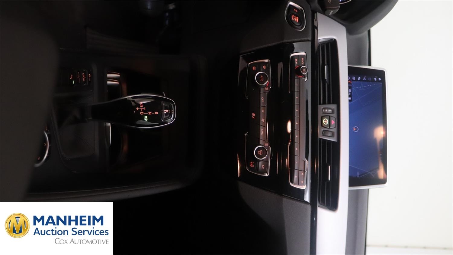 Foto BMW X1 sDrive18d Corporate (F48) 9