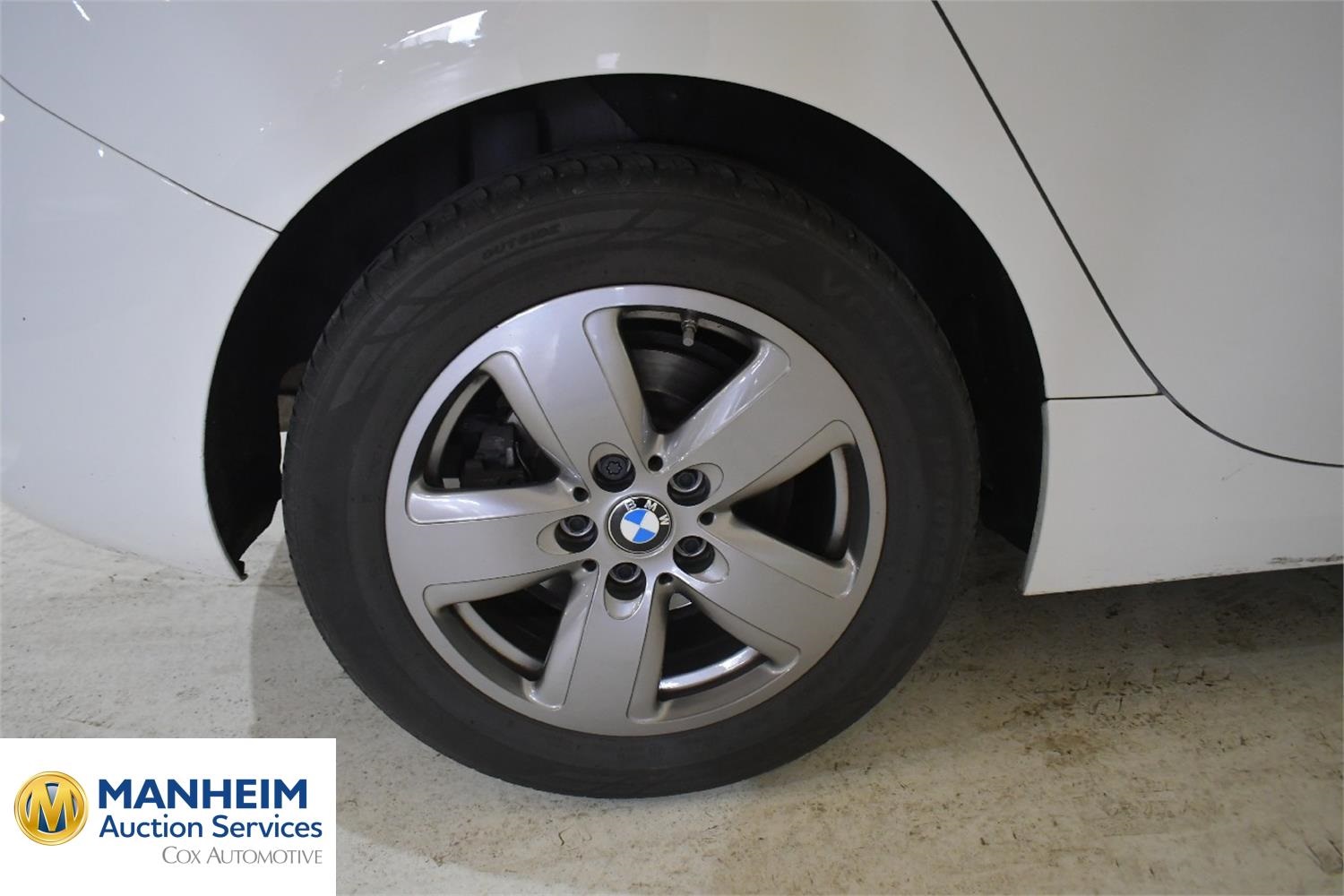 Foto BMW 118i (F40) 30