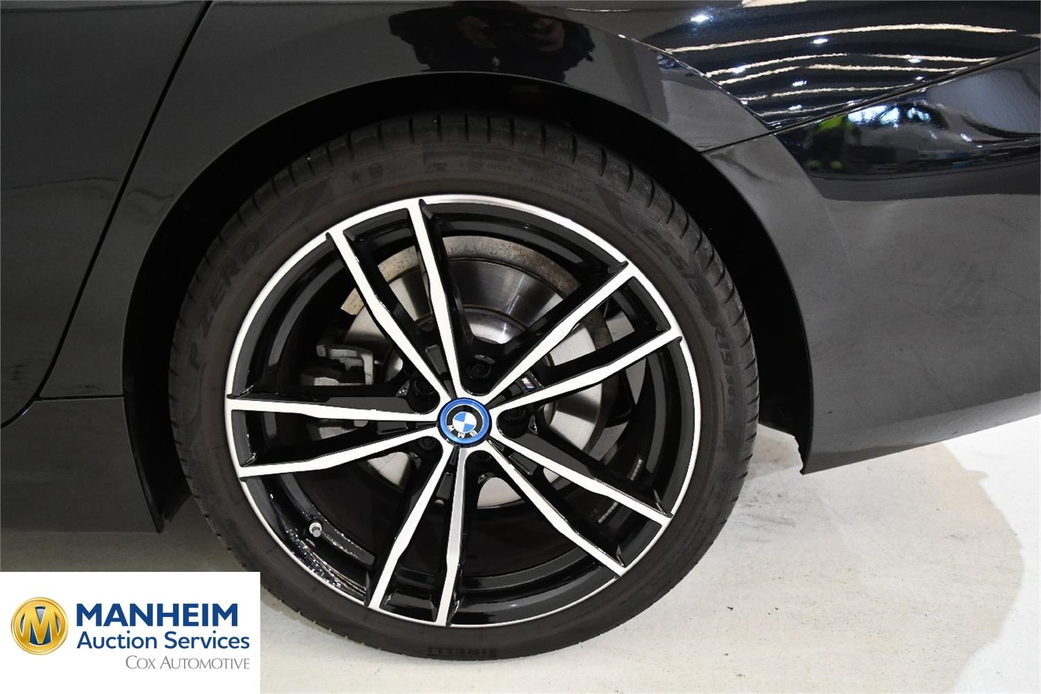 Foto BMW 330e xDrive Touring (G21) 32