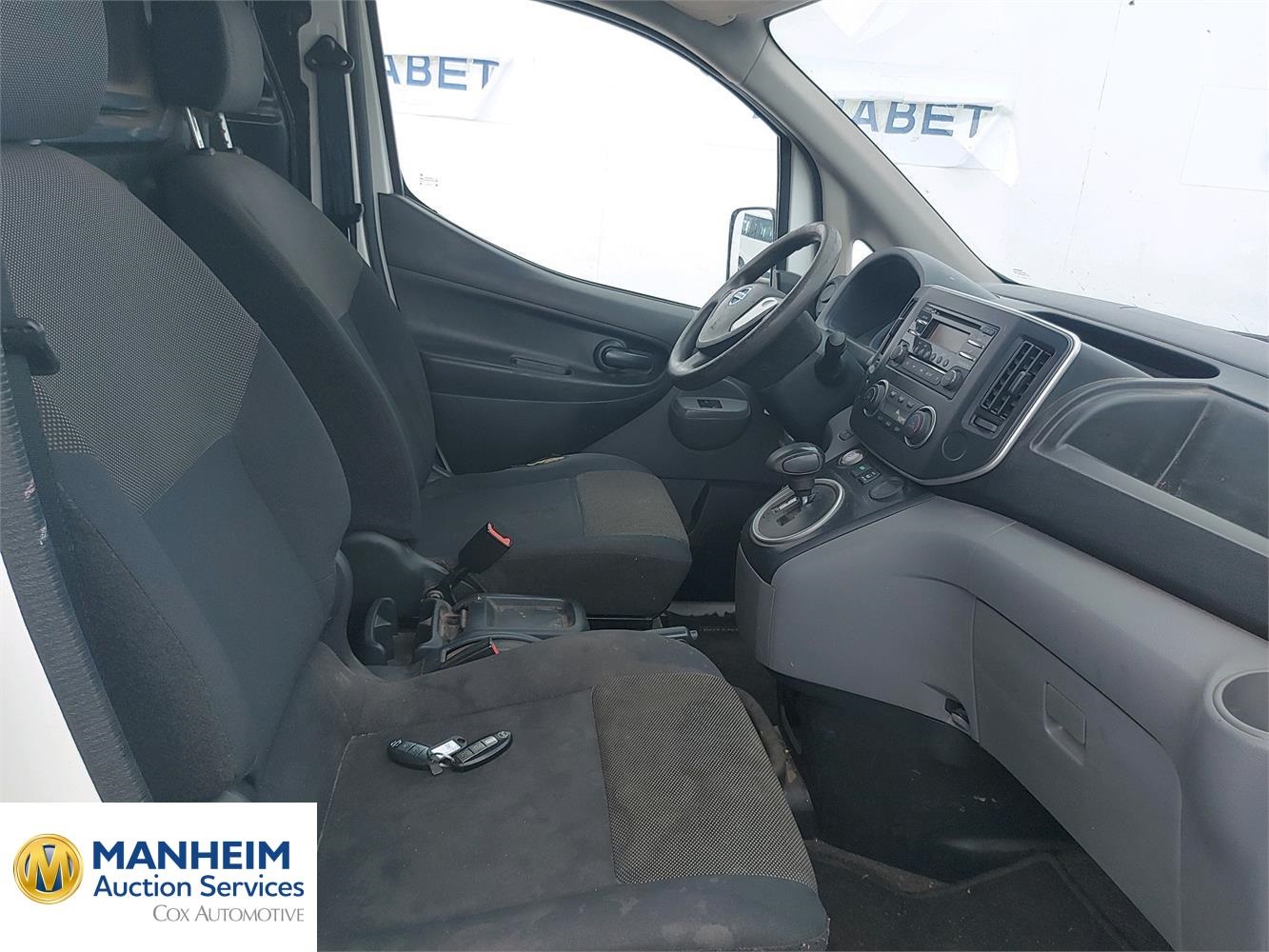 Foto Nissan E-NV 200 9