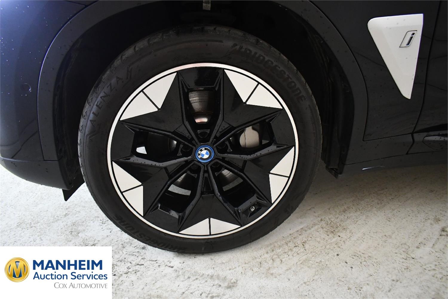 Foto BMW iX3 32