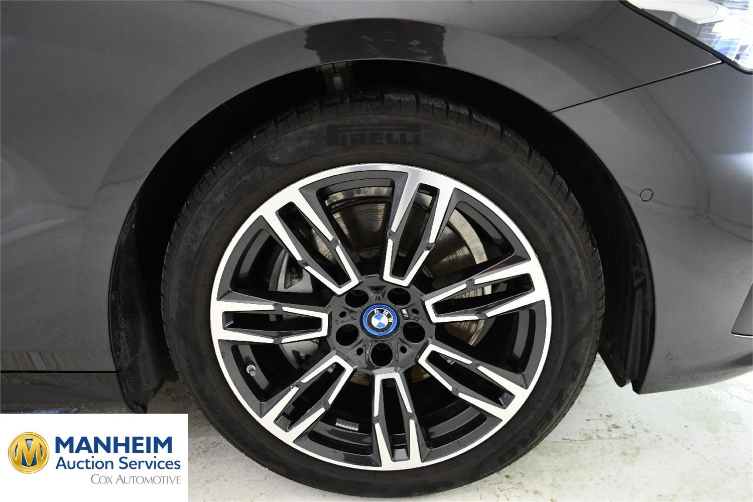 Foto BMW I5 34