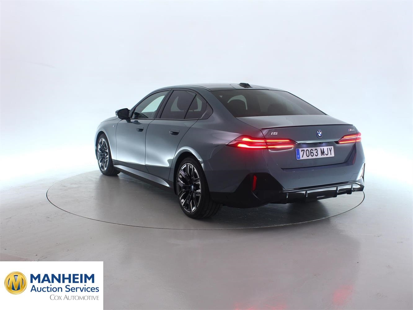 Foto BMW i5 M60 xDrive Berlina (G60) 2