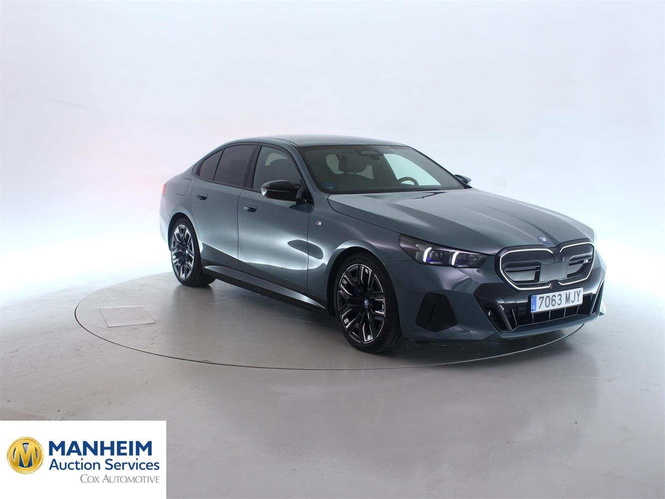 Foto BMW i5 M60 xDrive Berlina (G60) 4