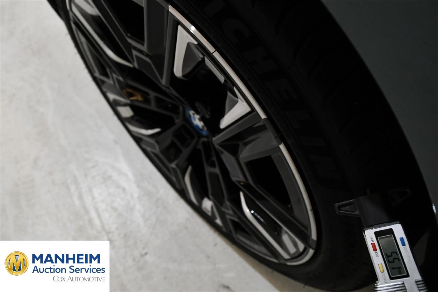 Foto BMW i5 M60 xDrive Berlina (G60) 23