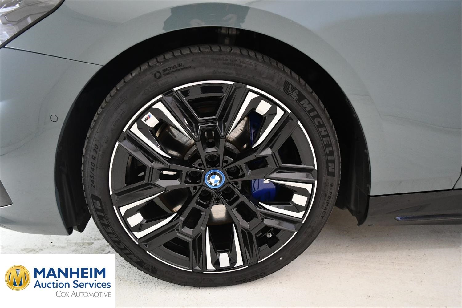 Foto BMW i5 M60 xDrive Berlina (G60) 31
