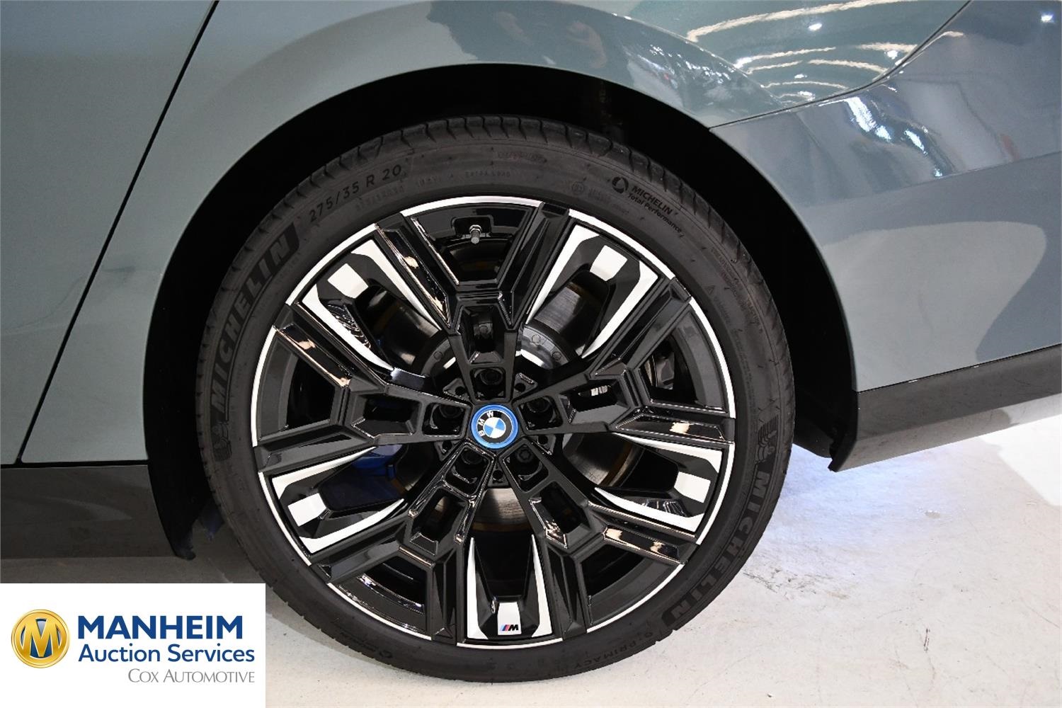Foto BMW i5 M60 xDrive Berlina (G60) 32