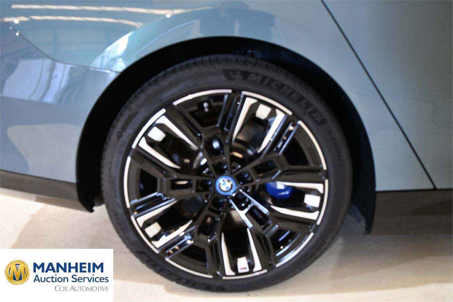 Foto BMW i5 M60 xDrive Berlina (G60) 33