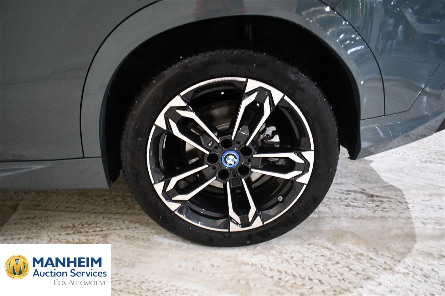 Foto BMW iX2 eDrive20 (U10) 32