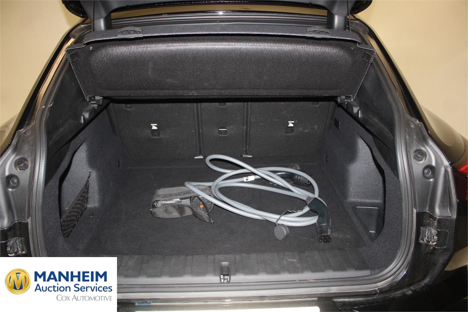 Foto BMW iX2 eDrive20 (U10) 12