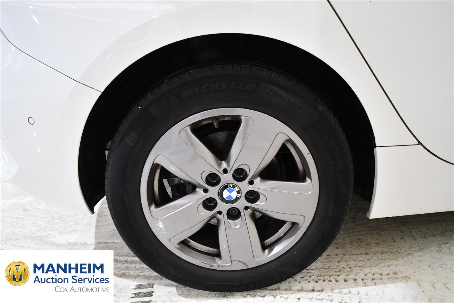 Foto BMW 118i (F40) 30