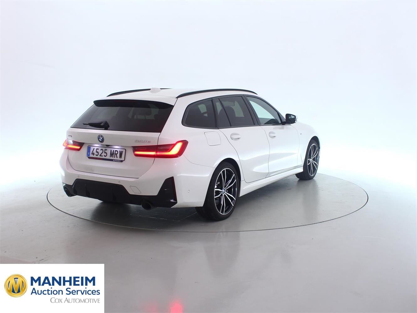 Foto BMW 330e xDrive Touring (G21) 3