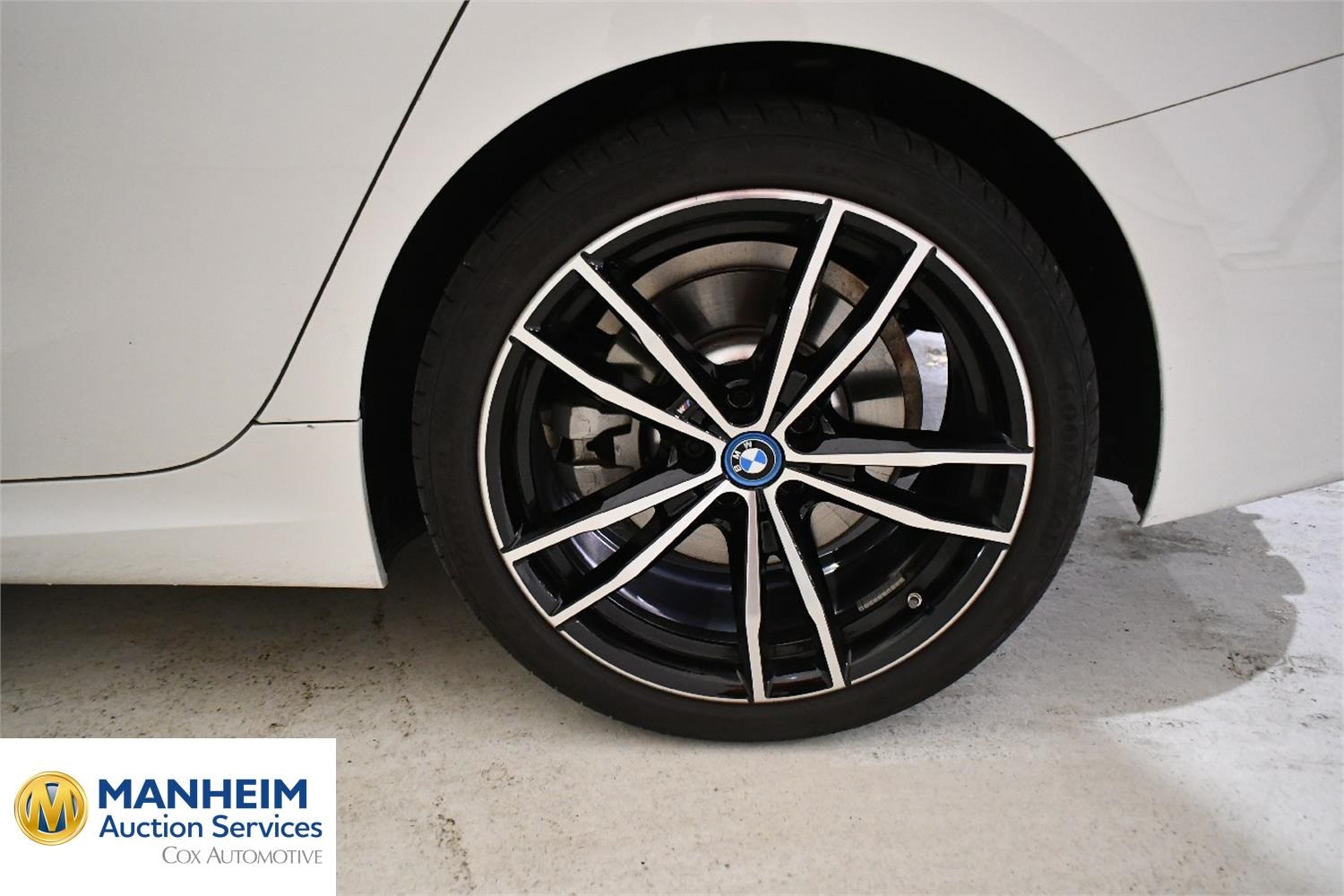 Foto BMW 330e xDrive Touring (G21) 32
