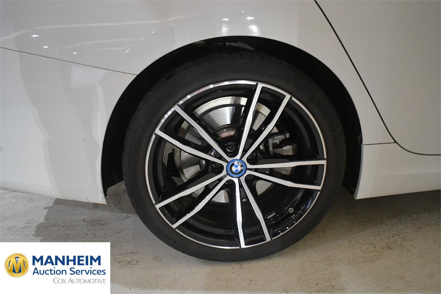 Foto BMW 330e xDrive Touring (G21) 33