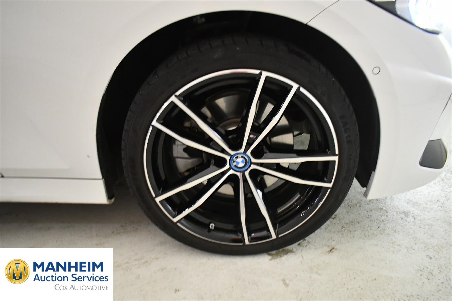 Foto BMW 330e xDrive Touring (G21) 34