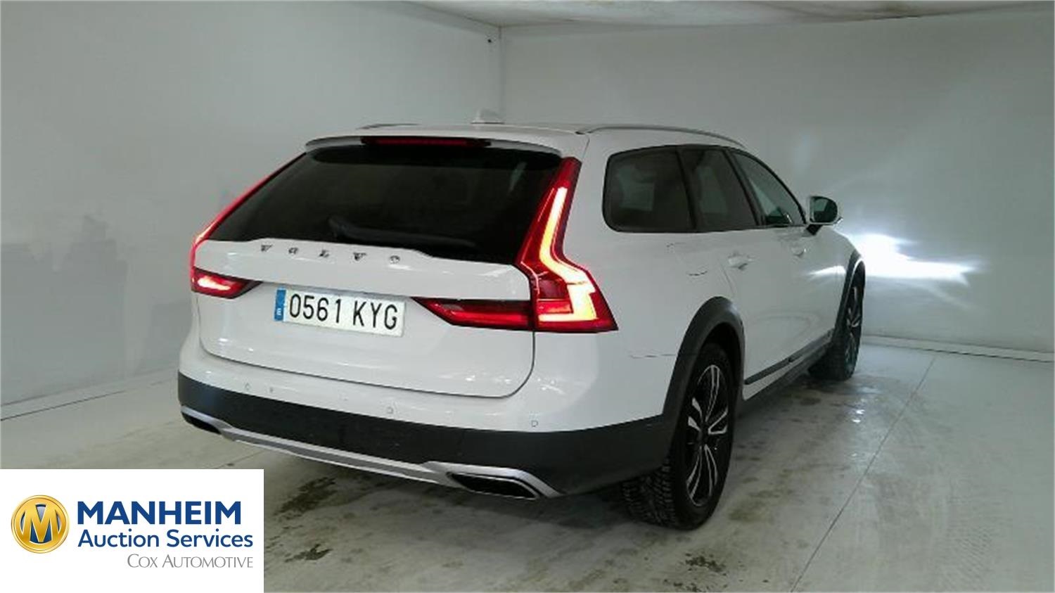 Foto Volvo V90 Cross Country 2