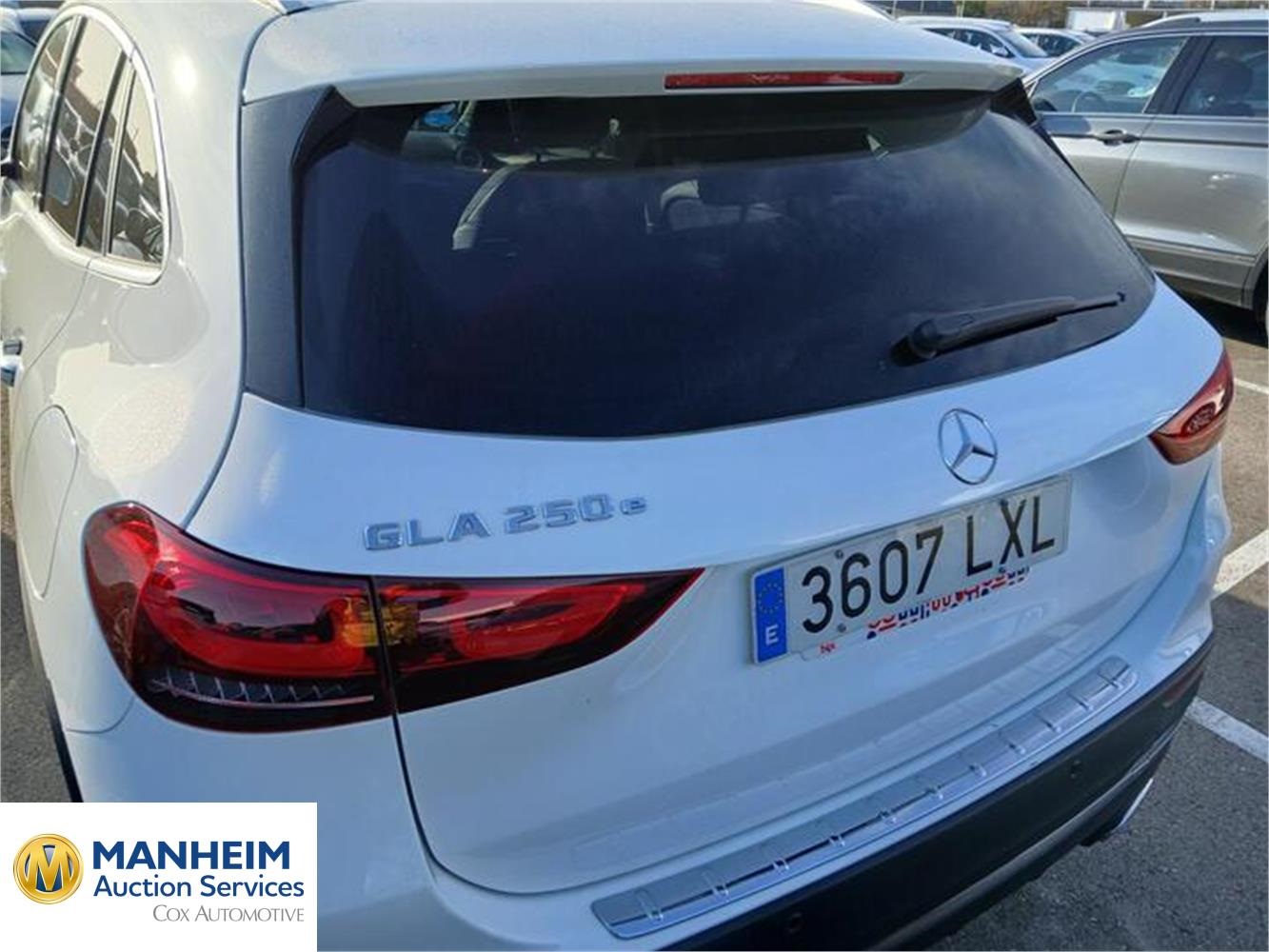 Foto Mercedes Benz GLA 64