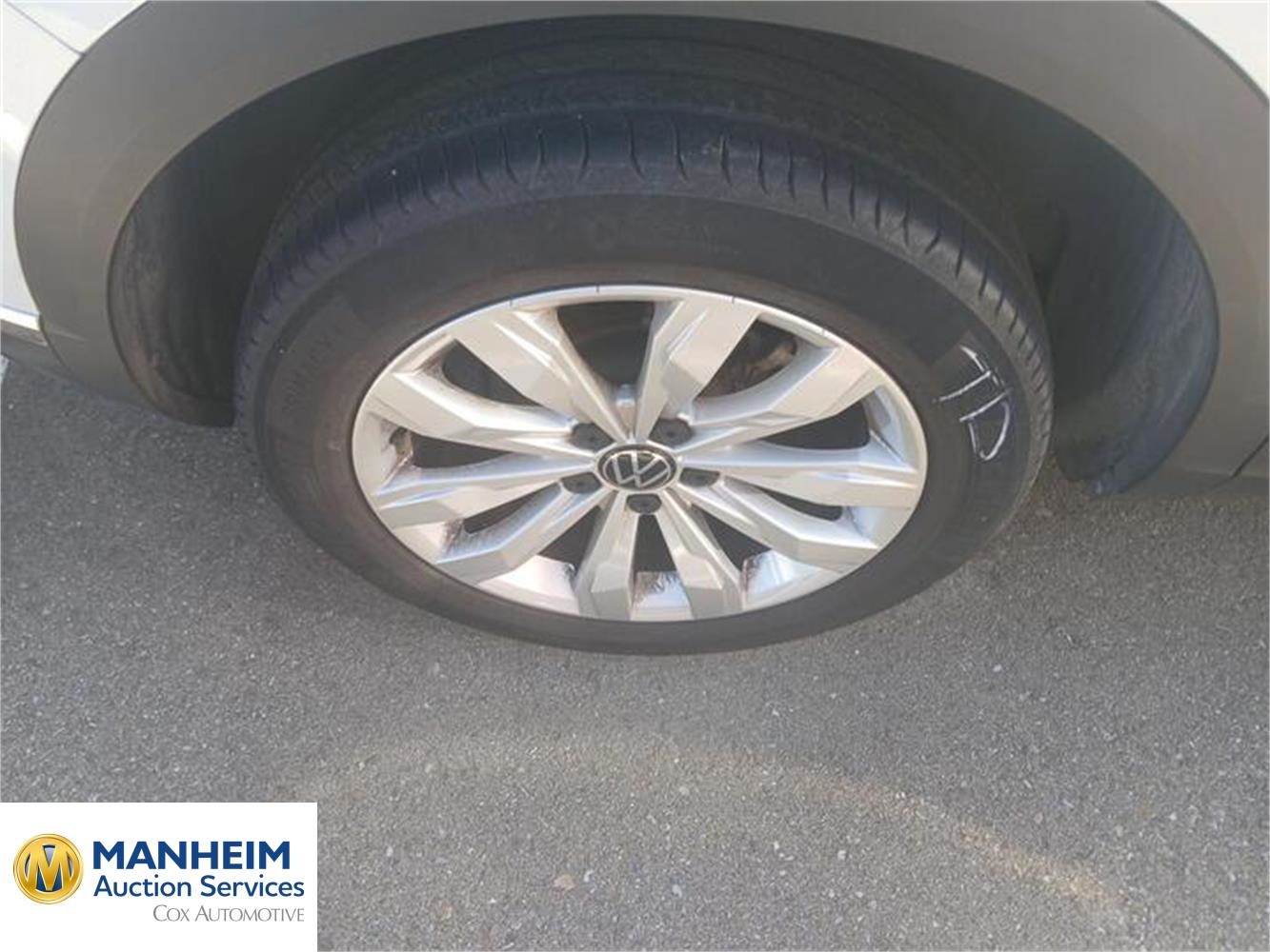 Foto Volkswagen T-Roc 33
