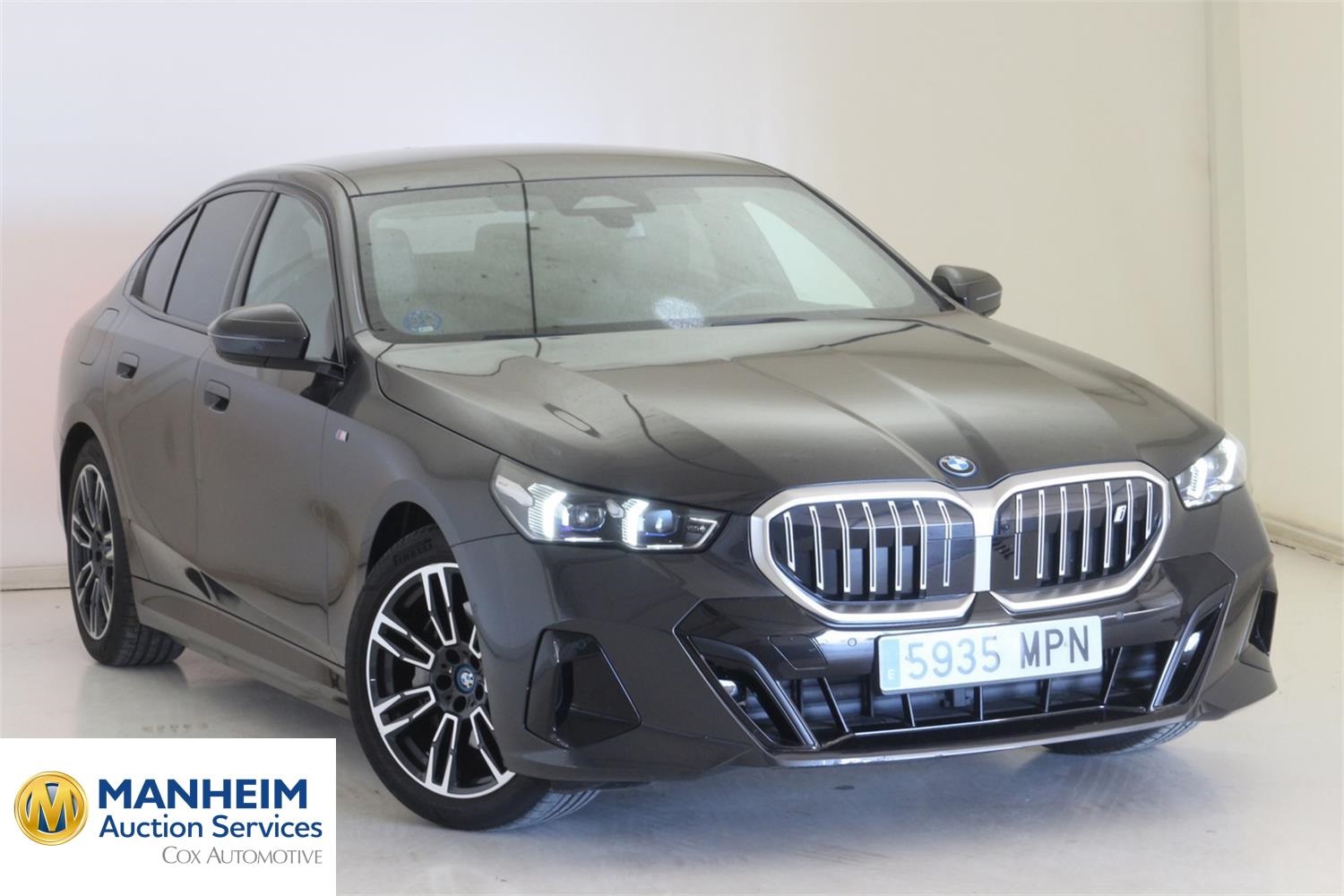 Foto BMW i5 eDrive40 Berlina (G60) 4