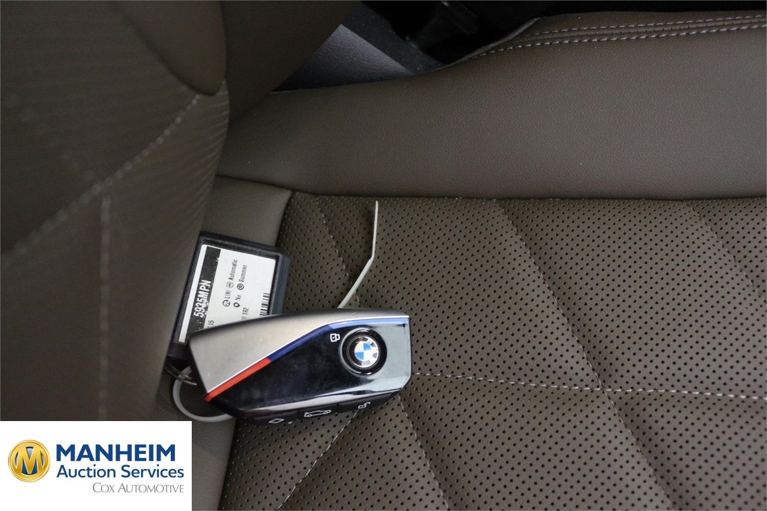 Foto BMW i5 eDrive40 Berlina (G60) 15