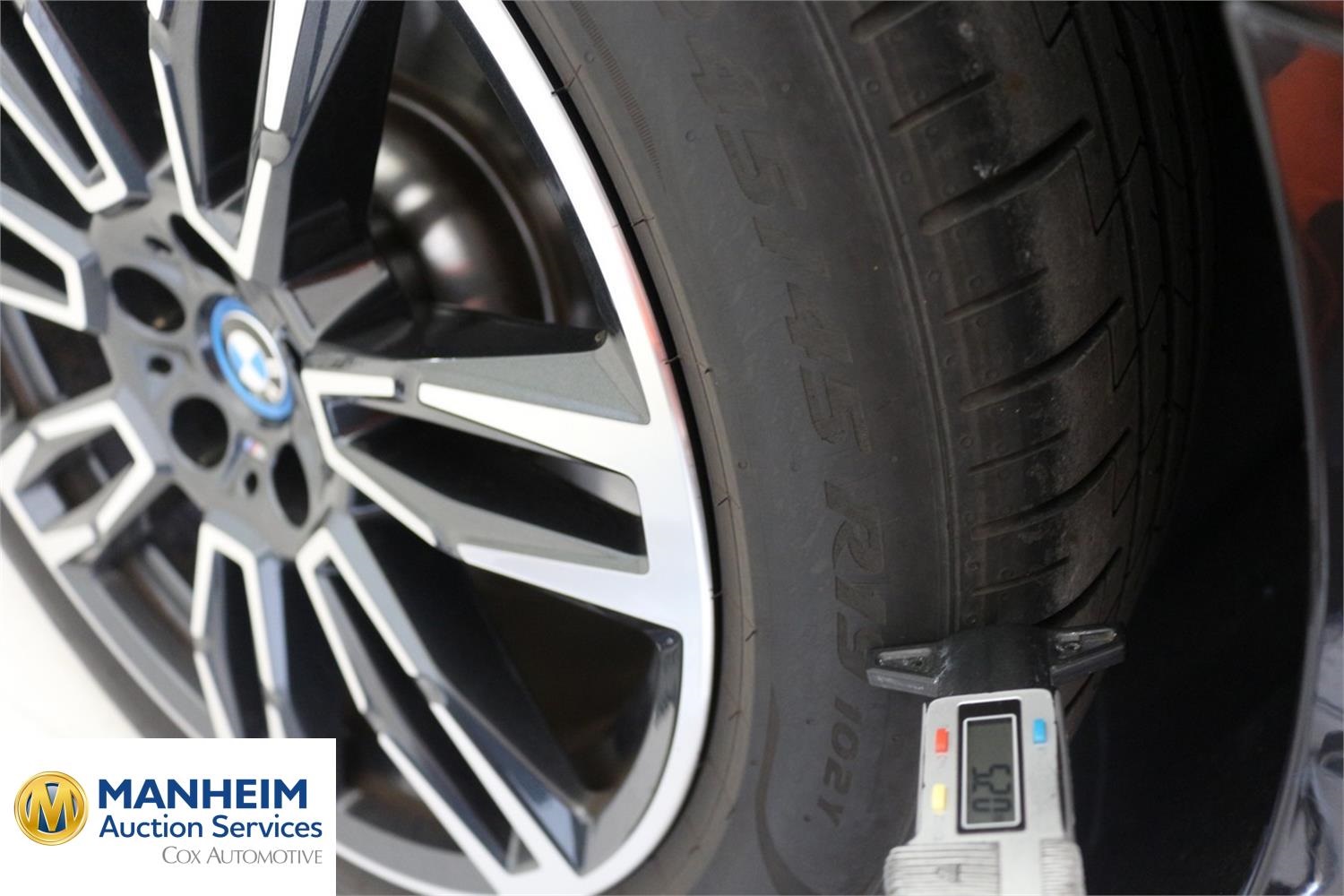 Foto BMW i5 eDrive40 Berlina (G60) 22