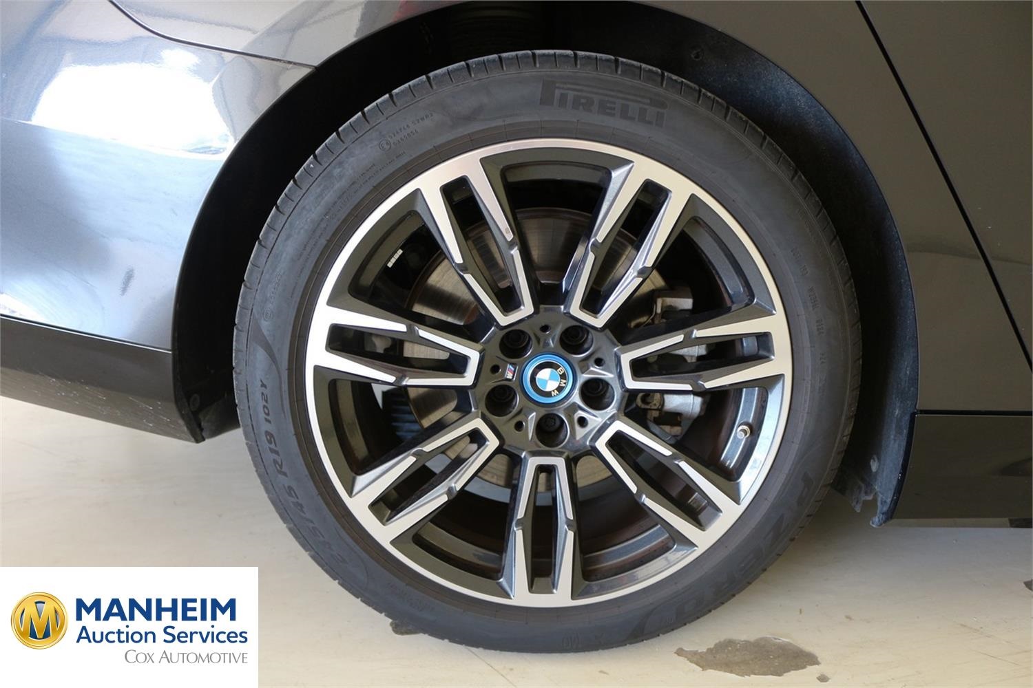 Foto BMW i5 eDrive40 Berlina (G60) 33