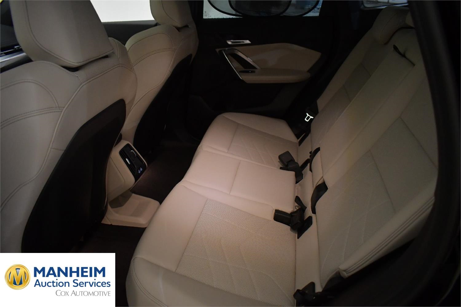 Foto BMW iX1 xDrive30 (U11) 11