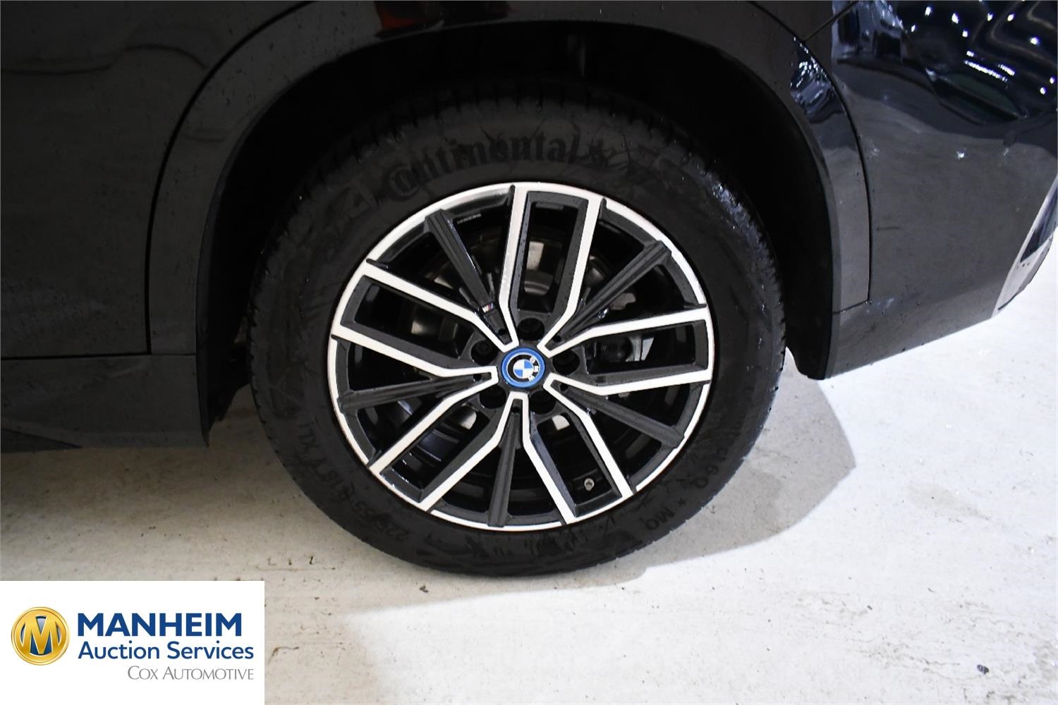 Foto BMW iX1 xDrive30 (U11) 32