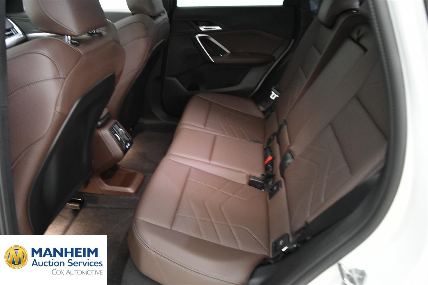 Foto BMW iX1 xDrive30 (U11) 11