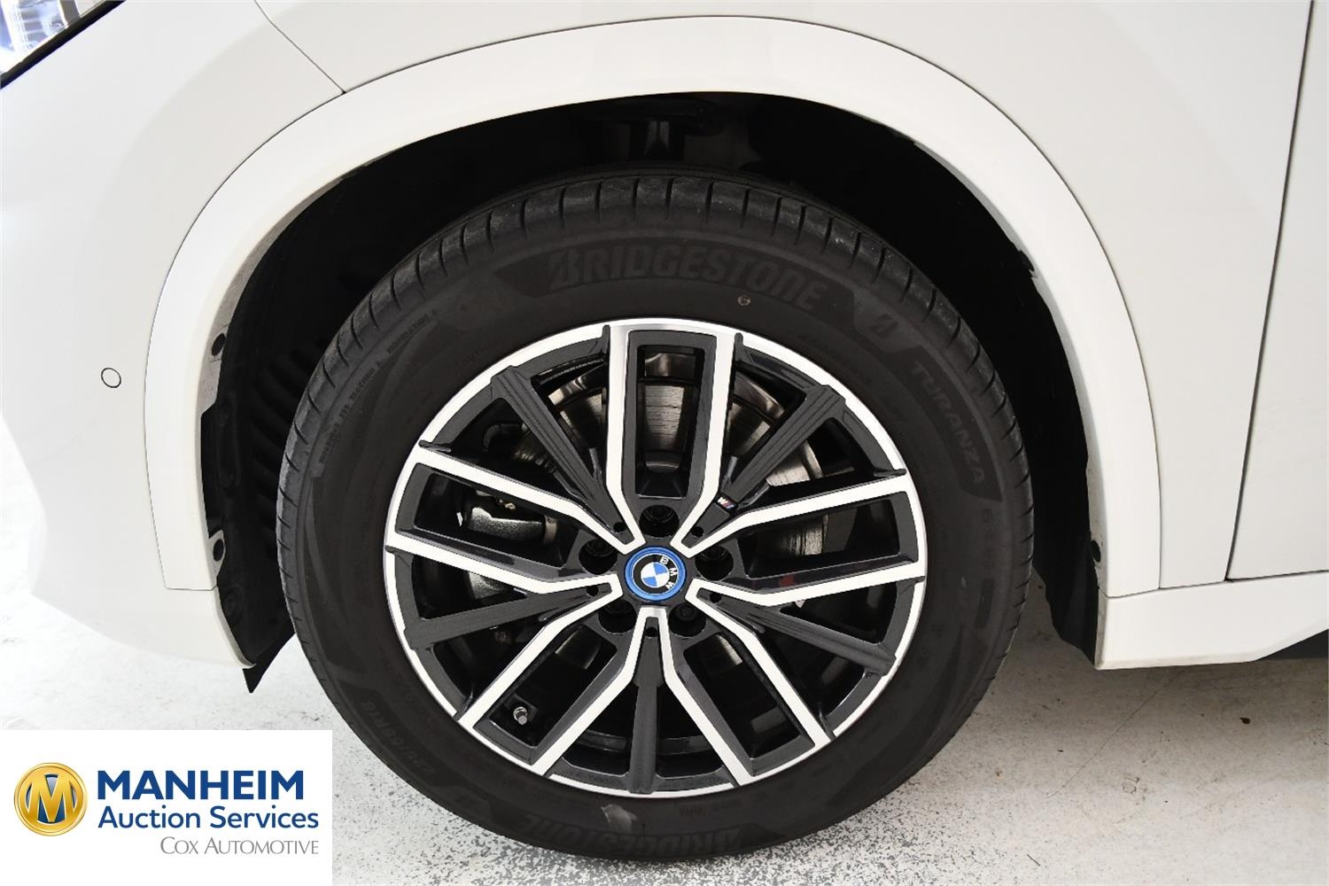 Foto BMW iX1 xDrive30 (U11) 31