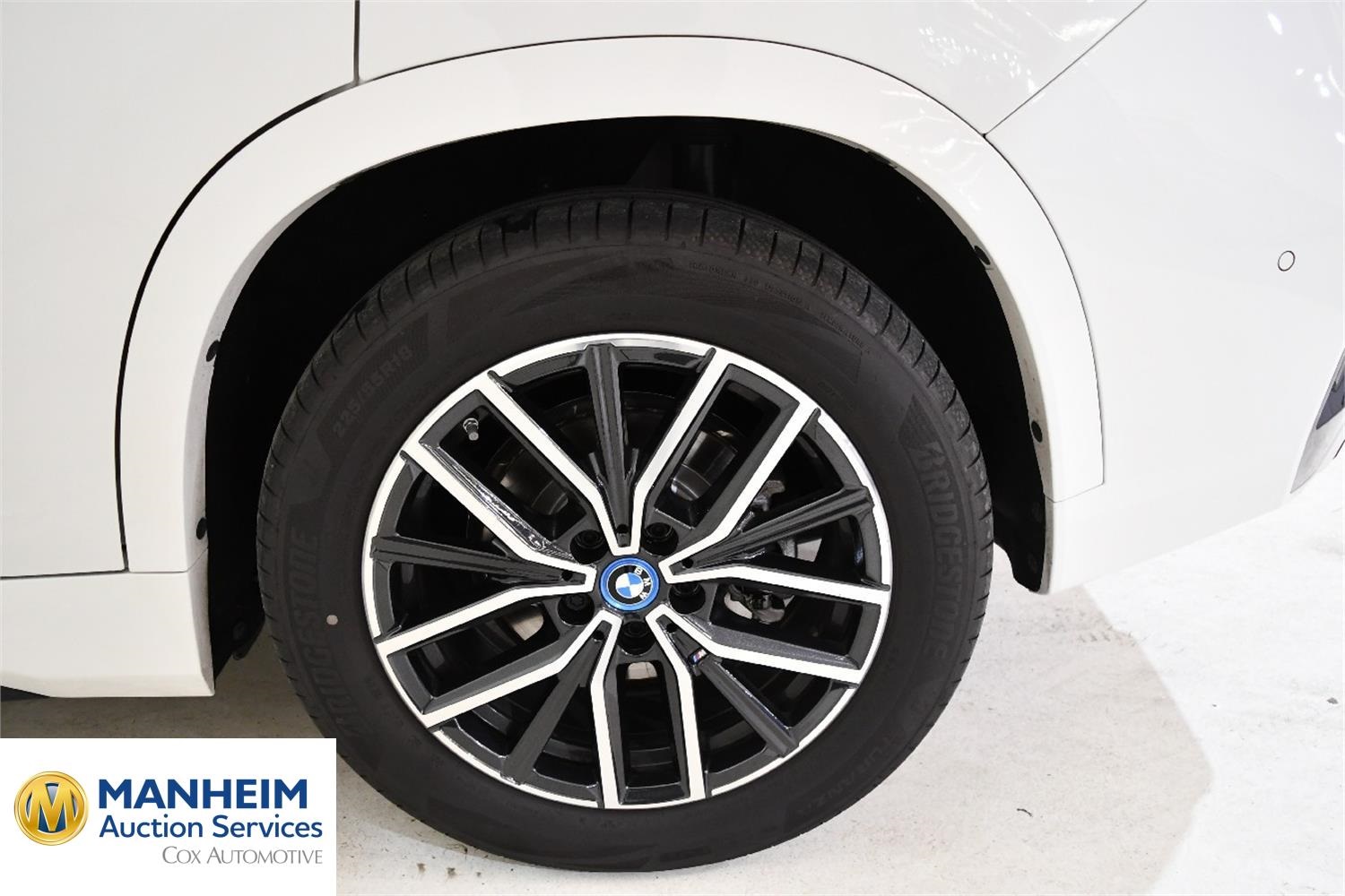 Foto BMW iX1 xDrive30 (U11) 32