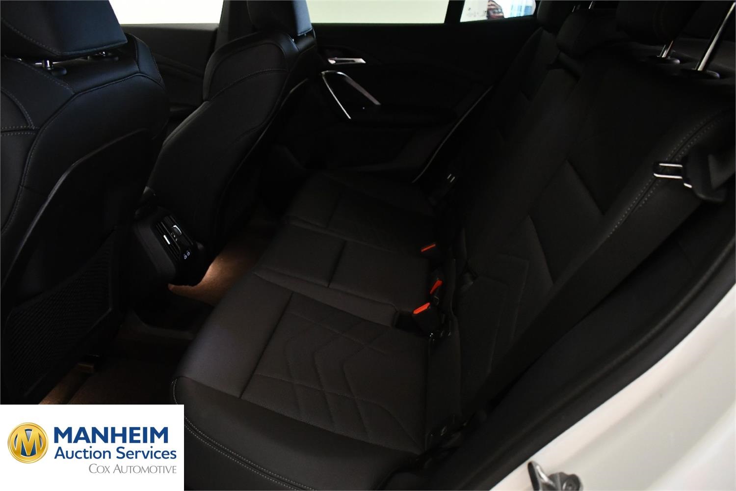 Foto BMW iX2 eDrive20 (U10) 11