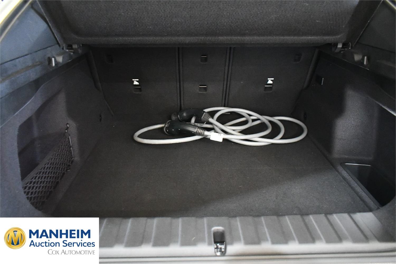 Foto BMW iX2 eDrive20 (U10) 12