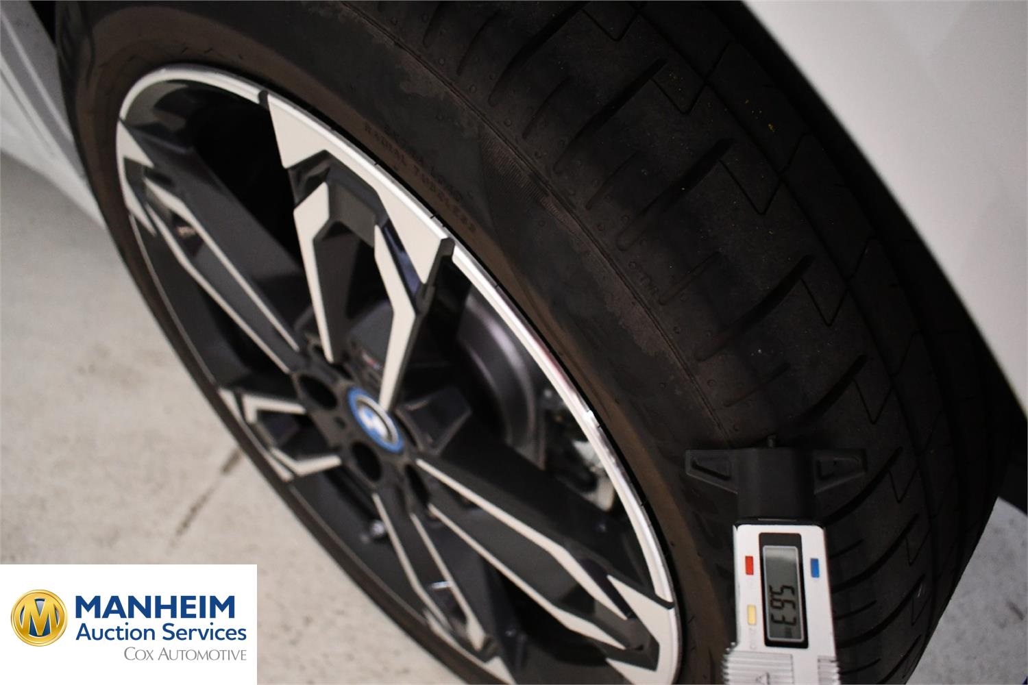 Foto BMW iX2 eDrive20 (U10) 21