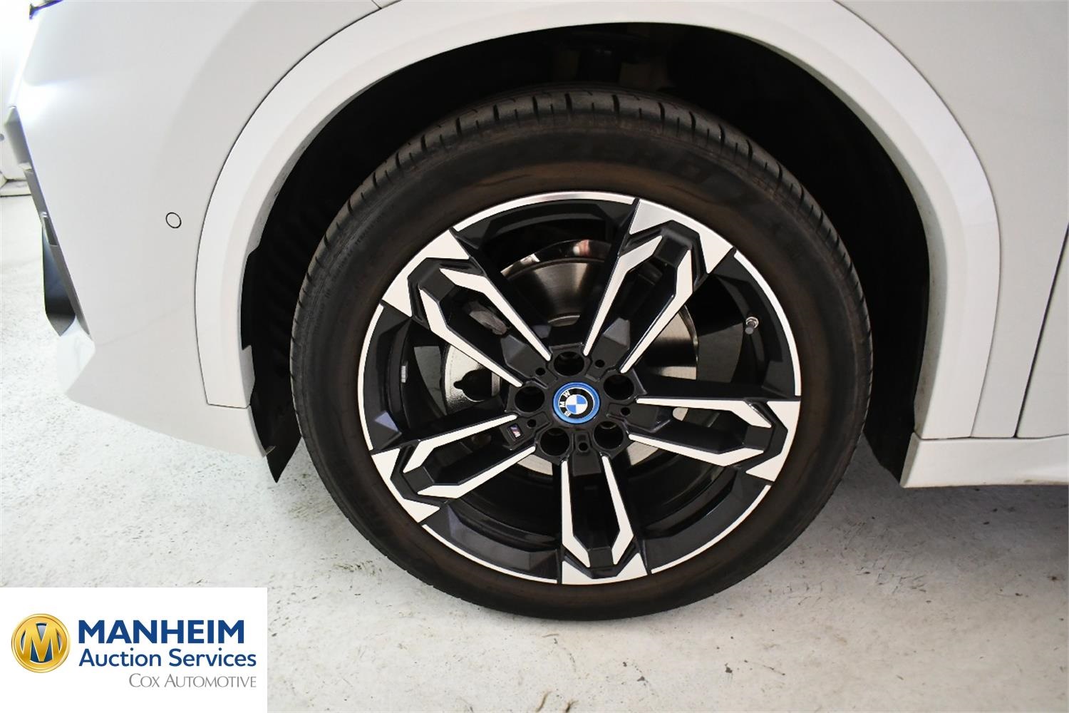 Foto BMW iX2 eDrive20 (U10) 30