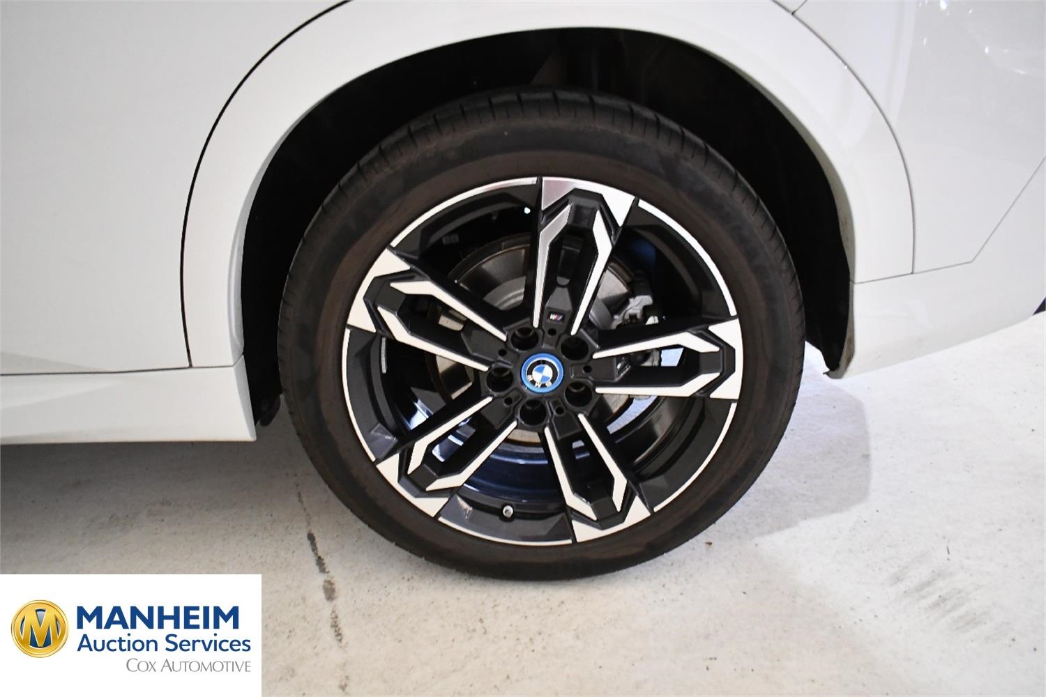 Foto BMW iX2 eDrive20 (U10) 31