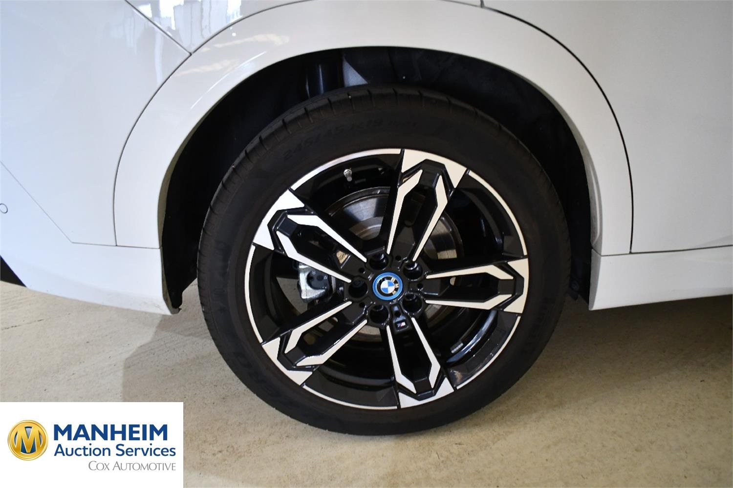 Foto BMW iX2 eDrive20 (U10) 32