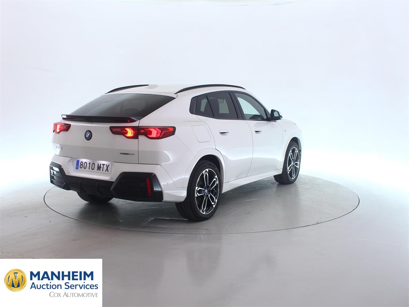 Foto BMW iX2 eDrive20 (U10) 3