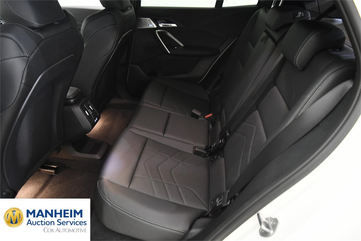 Foto BMW iX2 eDrive20 (U10) 11