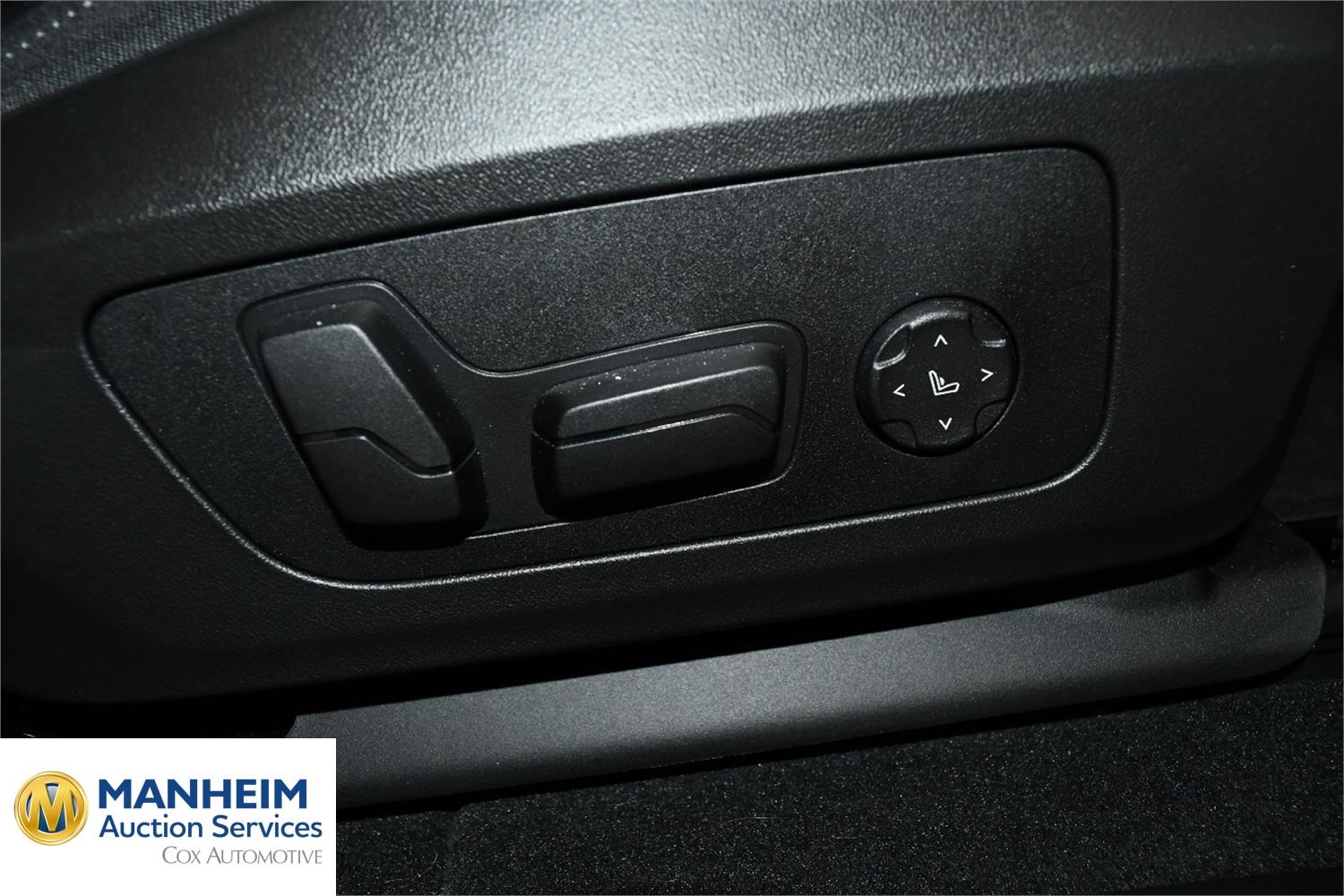 Foto BMW iX2 eDrive20 (U10) 19