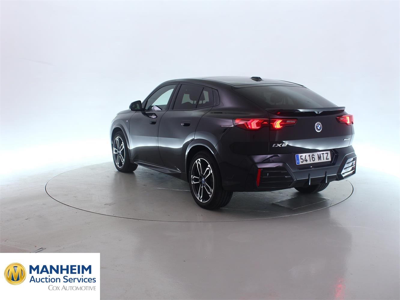 Foto BMW iX2 eDrive20 (U10) 2
